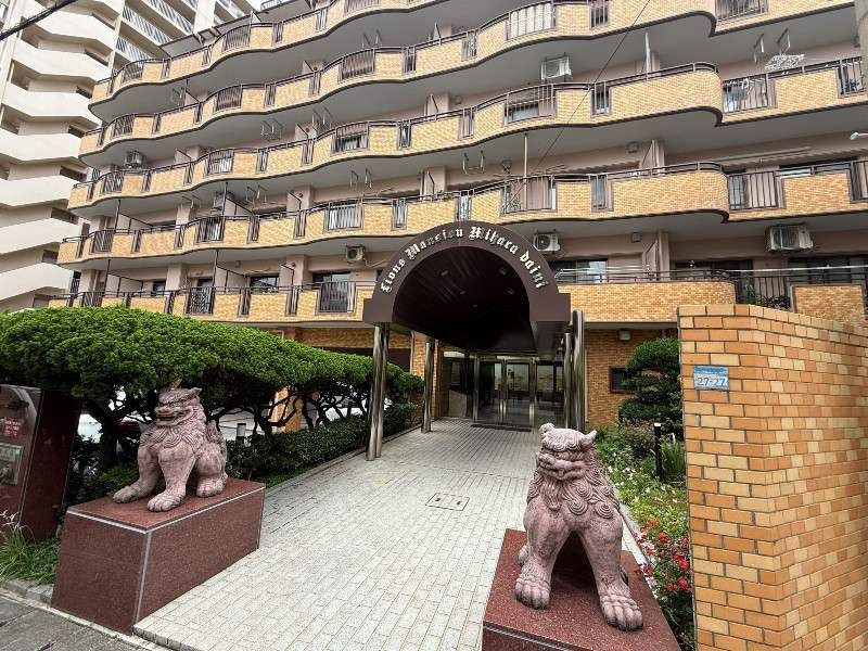 Renovated 4LDK Apartment in Naha, Okinawa for Sale - Thumbnail 3