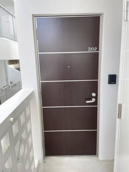 1R Apartment for Rent in Tomari, Naha, Okinawa - 60,000 Yen - Thumbnail 2