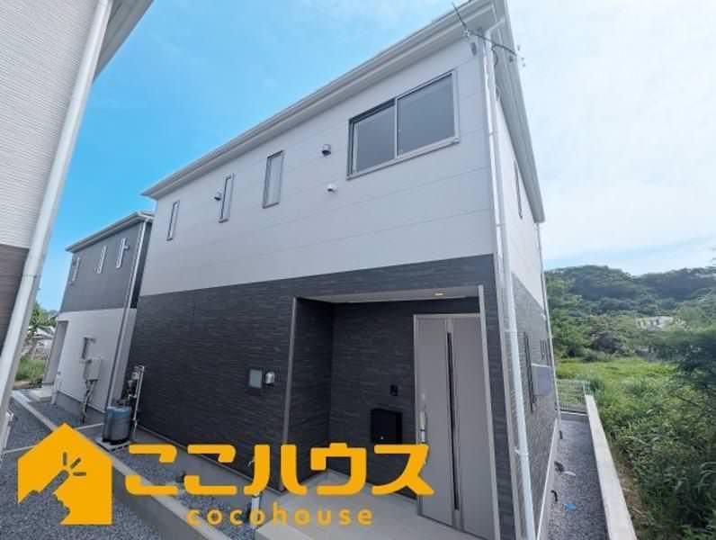 New 4LDK House for Sale in Itoman, Okinawa with Parking - Thumbnail 2