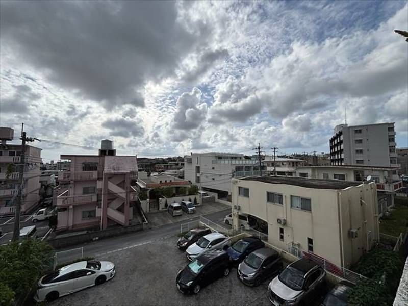 2LDK Apartment for Rent in Yomitan Village, Okinawa - Thumbnail 3