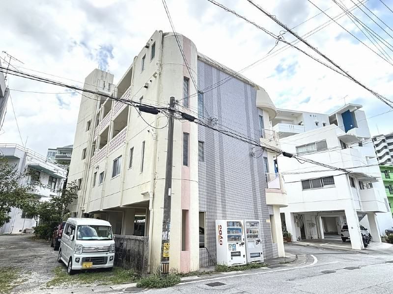 6LDK House with 5 Rental Units for Sale in Naha, Okinawa - Thumbnail 4