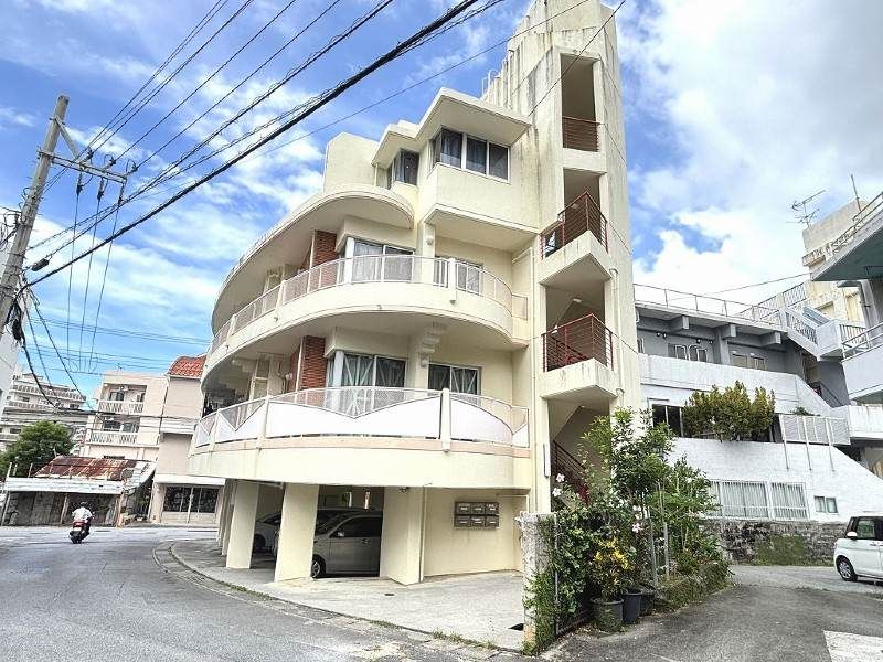 6LDK House with 5 Rental Units for Sale in Naha, Okinawa - Thumbnail 2