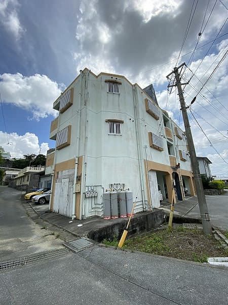 2DK Apartment for Rent in Nanjo City, Okinawa with Covered Parking - Thumbnail 2