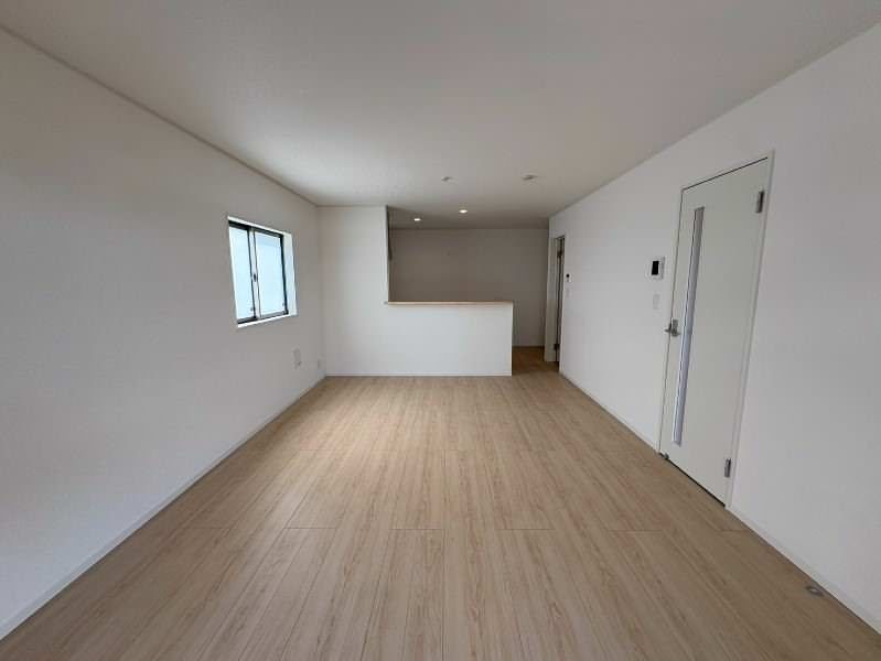 New 4LDK House for Sale in Yomitan, Okinawa - Thumbnail 4