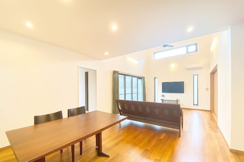 5LDK RC House with Garden in Nakagusuku Village, Okinawa - Thumbnail 4