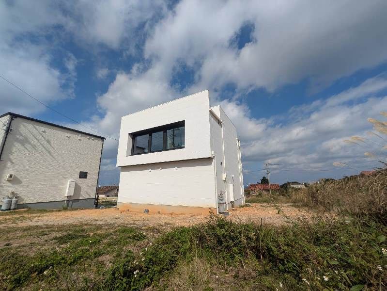 New Ocean View House in Nakijin Village, Okinawa - Thumbnail 2