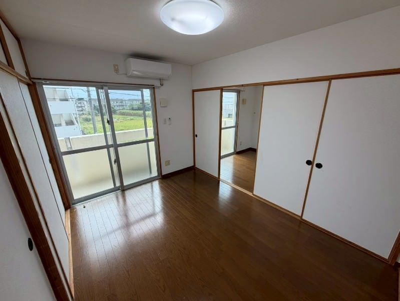 Ocean View 2LDK Apartment for Rent in Yomitan Village, Okinawa - Thumbnail 4