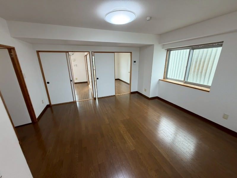 Ocean View 2LDK Apartment for Rent in Yomitan Village, Okinawa - Thumbnail 3