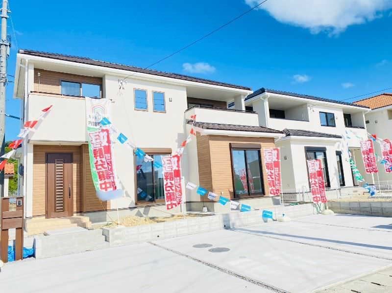 New 4LDK House in Uruma, Okinawa with 2 Parking Spaces - Thumbnail 3