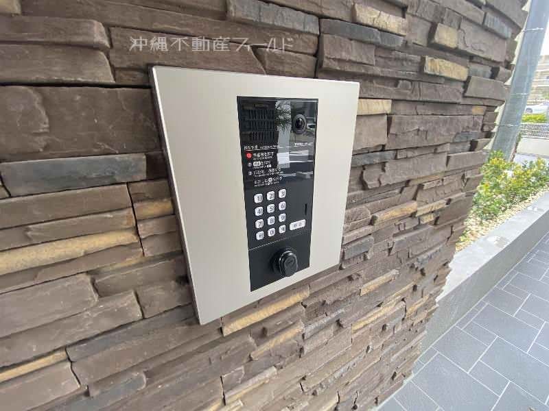 Modern 1LDK Apartment for Rent in Naha's Asa, Okinawa - Thumbnail 3