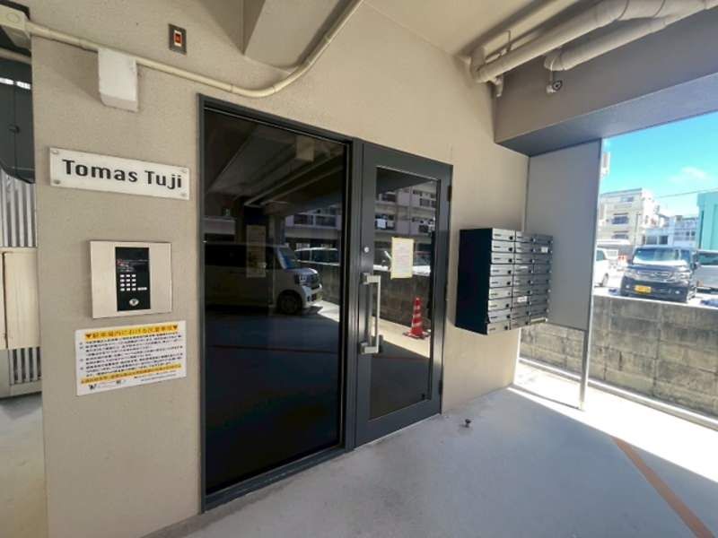 1K Apartment for Rent in Naha, Okinawa - Thomas Tsuji Building - Thumbnail 2