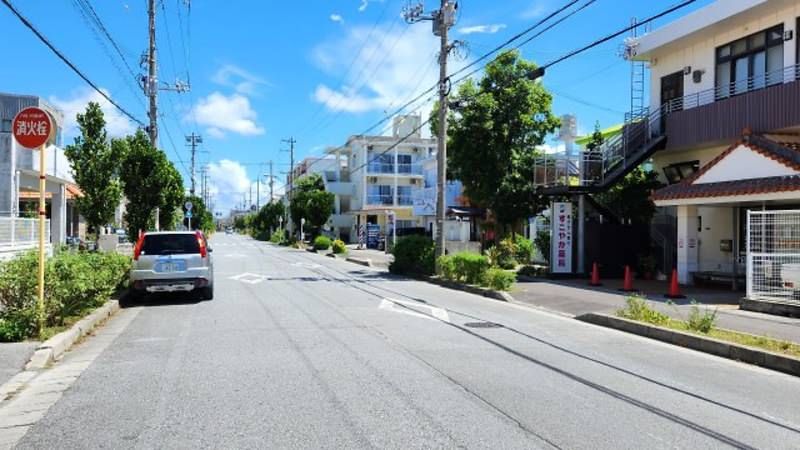 Okinawa City Awase Office for Rent with Residential Space - Thumbnail 2