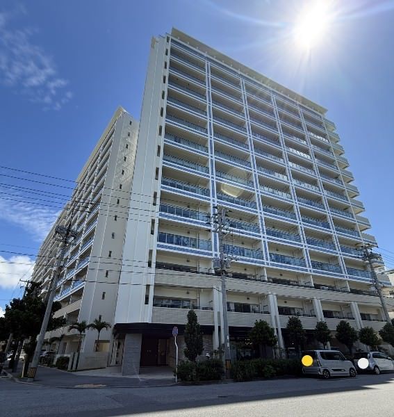 Ocean View 3LDK Condo in Naha Akebono with Walk-in Closet - Thumbnail 2