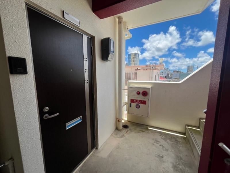 Thomas Futenma 1K Apartment for Rent in Ginowan, Okinawa - Thumbnail 3
