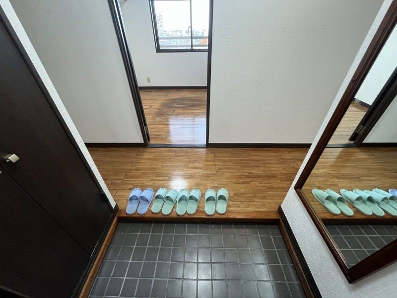 Renovated 4LDK Apartment for Sale in Lions Mansion Koza, Okinawa City - Thumbnail 3