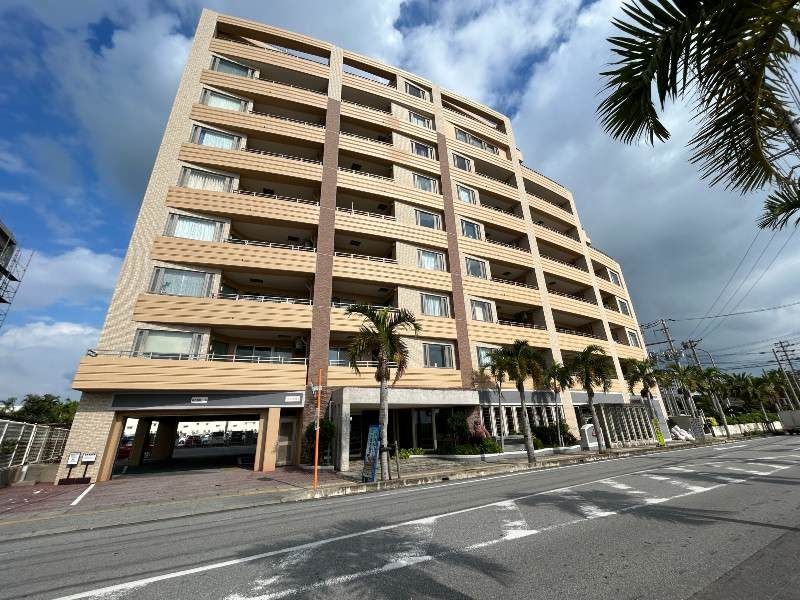 3LDK Ocean View Condominium for Sale in Chatan, Okinawa - Thumbnail 3