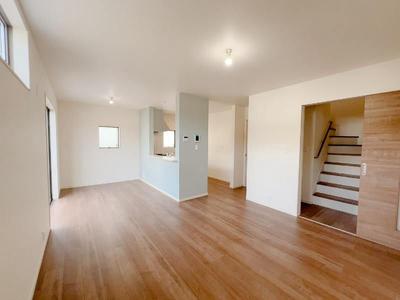 New 3LDK House in Kadena with Rooftop Balcony and Dual Parking — Image 1, Kadena, Okinawa