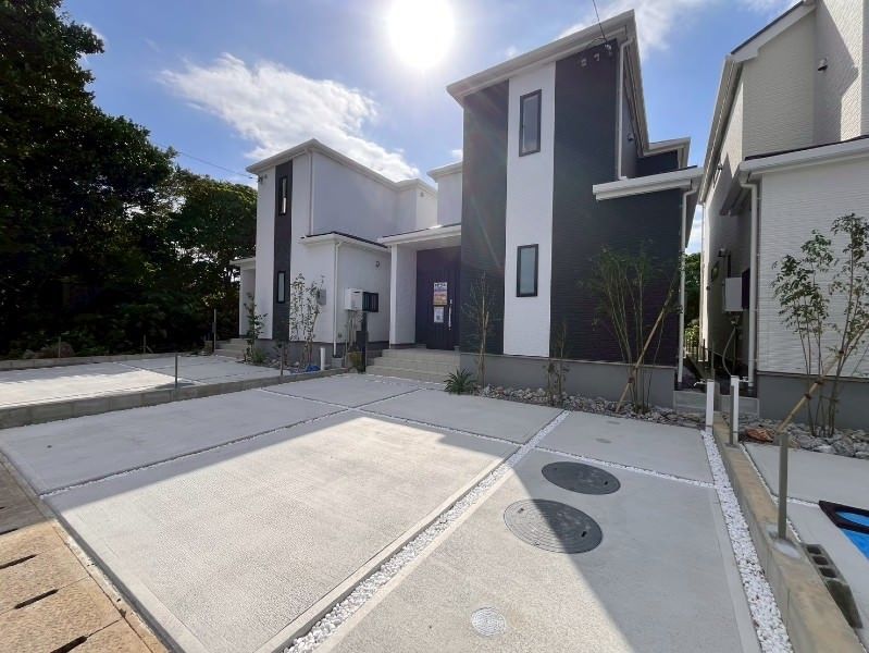 New 2025 4LDK House in Uruma, Okinawa with 3 Car Parks - Thumbnail 4
