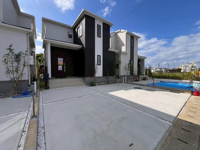New 2025 4LDK House in Uruma, Okinawa with 3 Car Parks - Thumbnail 2
