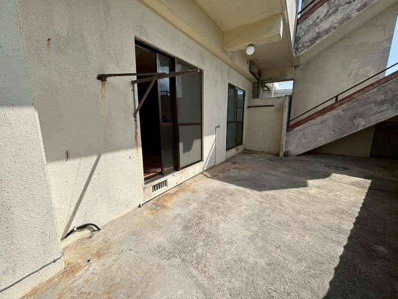 Tomochi Beachside 2DK Apartment Rental in Onna Village, Okinawa - Thumbnail 4
