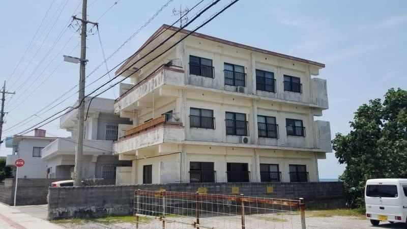 Tomochi Beachside 2DK Apartment Rental in Onna Village, Okinawa - Thumbnail 3