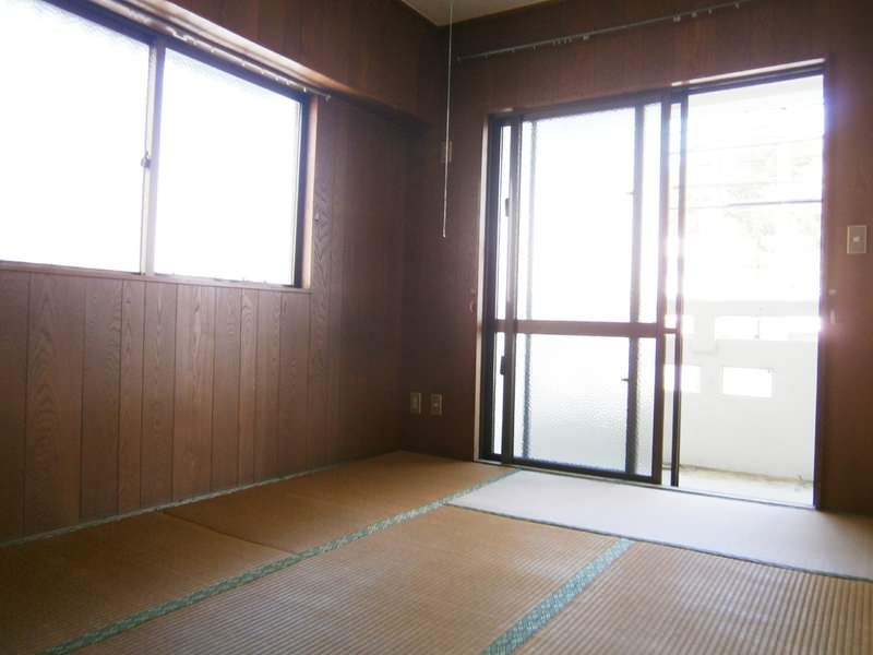 2DK Apartment for Rent in Haebaru, Okinawa - 39.7 sqm - Thumbnail 2