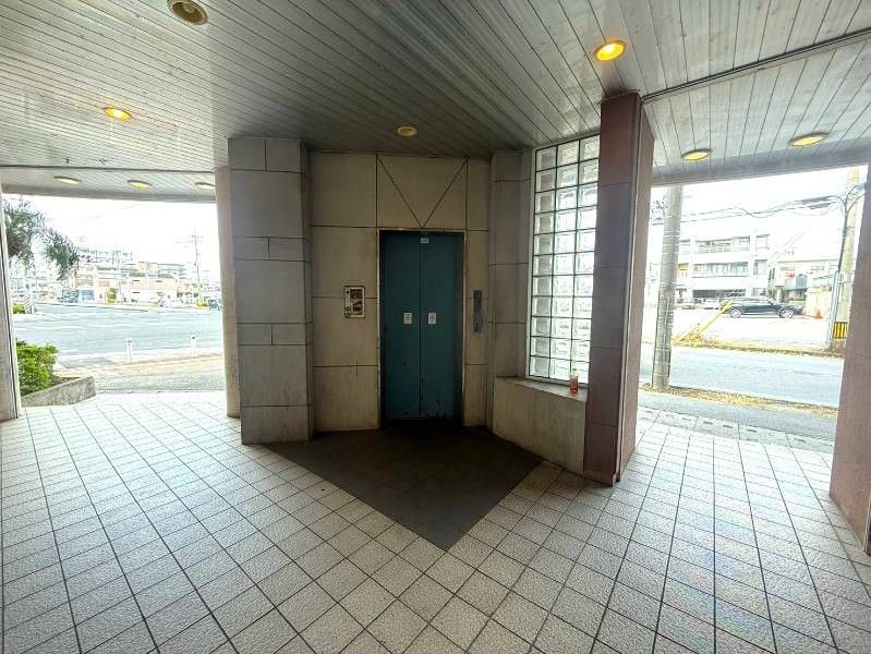 Awase Commercial Space for Rent in Okinawa City - Last Unit - Thumbnail 2