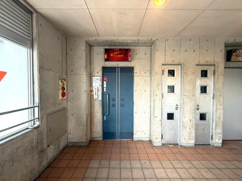 Awase Commercial Space for Rent in Okinawa City - Last Unit - Thumbnail 3