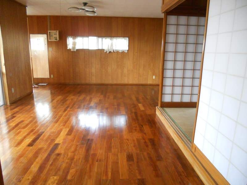 3LDK Apartment for Rent in Ginowan City, Okinawa - Thumbnail 2