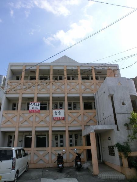 1K Apartment for Rent in Ginowan, Okinawa - No Key Money - Thumbnail 2
