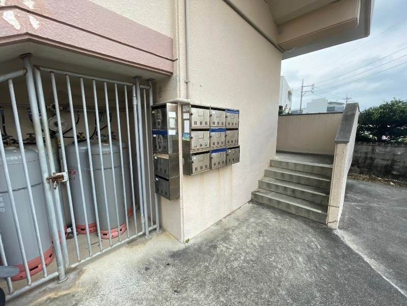 3DK Apartment for Rent in Haebaru Town, Okinawa - Thumbnail 4