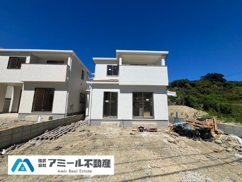 New 4LDK House in Nanjo City Okinawa with Energy Efficiency - Main Image