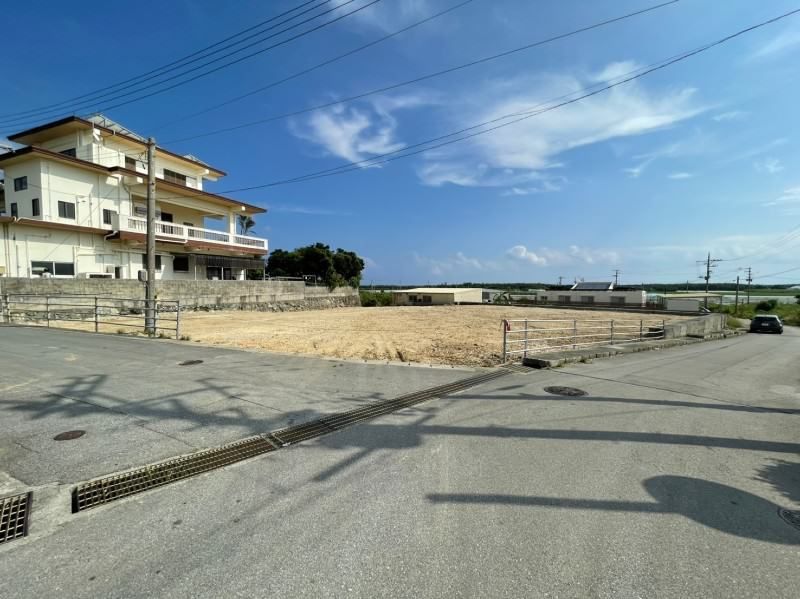 Land for Sale in Maezu, Itoman City, Okinawa - 334.07 sqm - Thumbnail 2