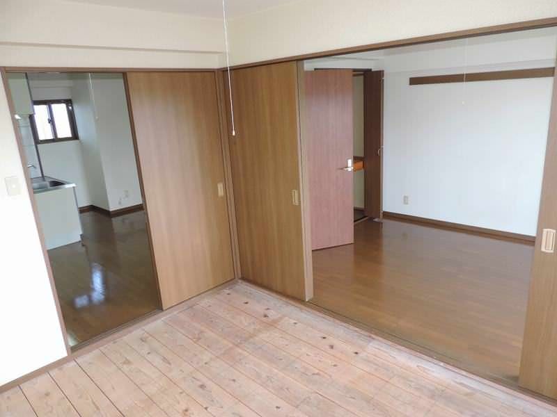 Oasis Matsugawa 2LDK Apartment for Rent in Yonabaru, Okinawa - Thumbnail 2