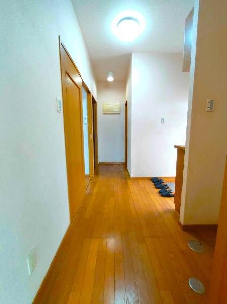 Renovated 3LDK Corner Apartment with Roof Balcony in Tomigusuku - Thumbnail 3