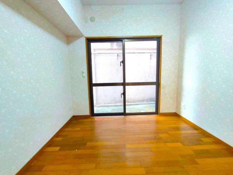 Renovated 3LDK Corner Apartment with Roof Balcony in Tomigusuku - Thumbnail 2