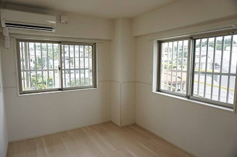 2LDK Apartment for Rent in Tomigusuku, Okinawa - Thumbnail 4