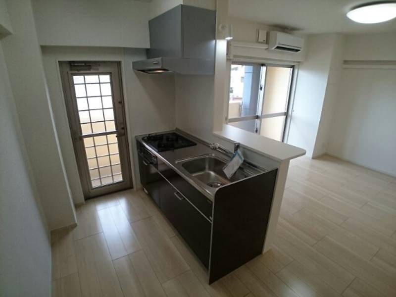 Modern 2LDK Apartment for Rent in Naha City, Okinawa - Thumbnail 4