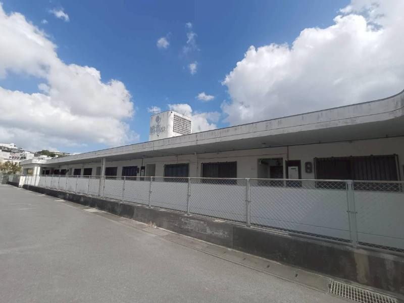 Renovated 2LDK Apartment for Sale in Okinawa City's Momohara - Thumbnail 3