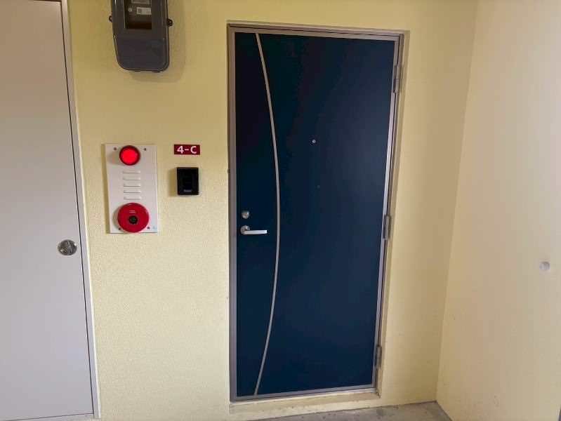 1K Apartment for Rent in Koe, Chatan, Okinawa - Pet Friendly - Thumbnail 2