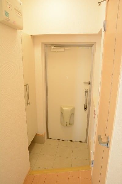 1LDK Apartment for Rent in Itoman City, Okinawa | Modern Amenities - Image 1