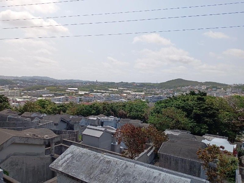 Grave Plot for Sale in Tomigusuku, Okinawa with Good Views - Thumbnail 3