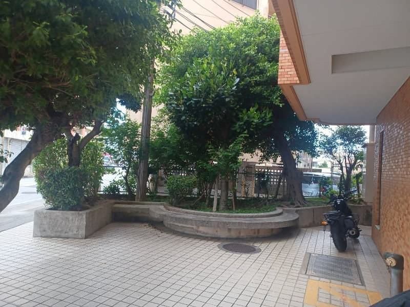 3LDK Apartment with Sea View in Naha's Takara Near Naha Airport - Thumbnail 4