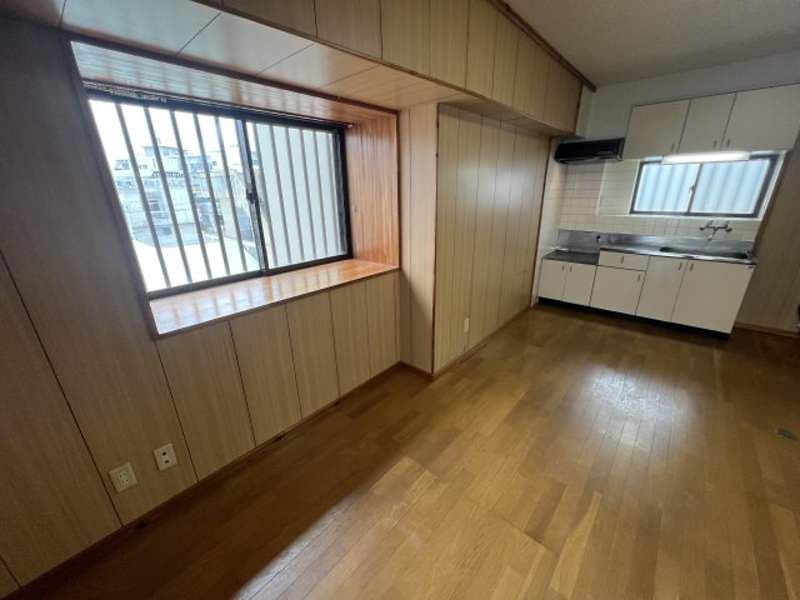 Spacious 2LDK Apartment for Rent in Urasoe, Okinawa - Thumbnail 4