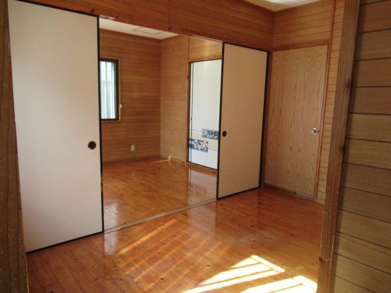 Chintofu Mansion 2DK Apartment for Rent in Urasoe, Okinawa - Thumbnail 4