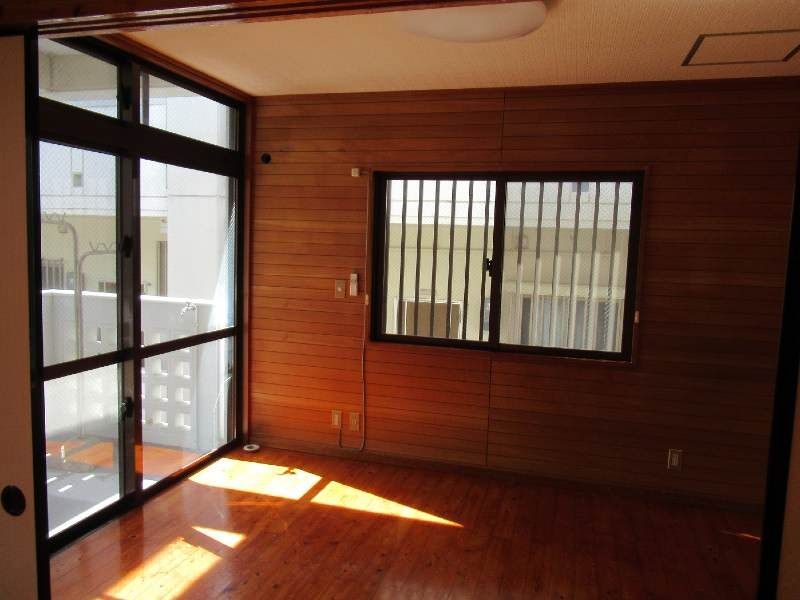 Chintofu Mansion 2DK Apartment for Rent in Urasoe, Okinawa - Thumbnail 3