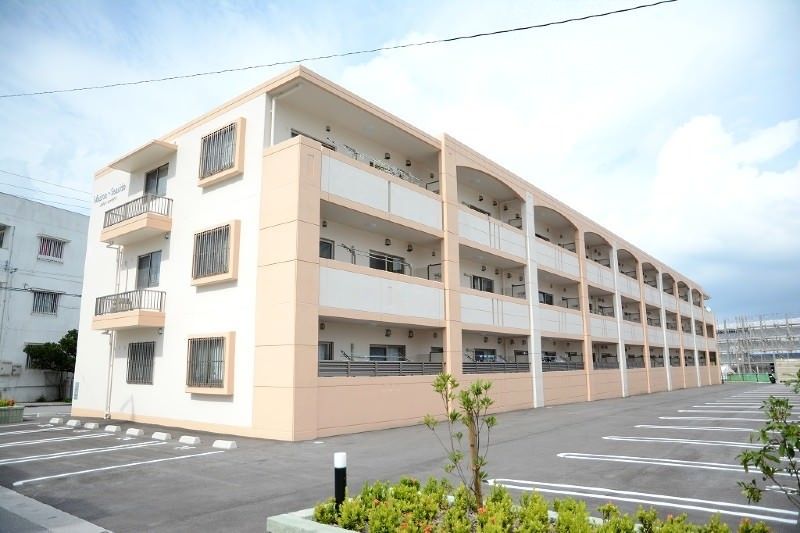 Maison Seaside 2LDK Apartment for Rent in Yonabaru, Okinawa - Thumbnail 2