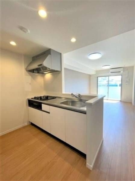 Pet-Friendly 2LDK Apartment for Rent in Ginowan, Okinawa - Thumbnail 2