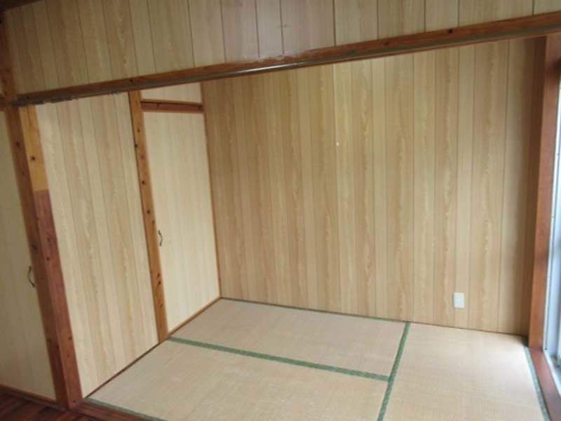 Spacious 2K Apartment for Rent in Yogi, Naha City, Okinawa - Thumbnail 4