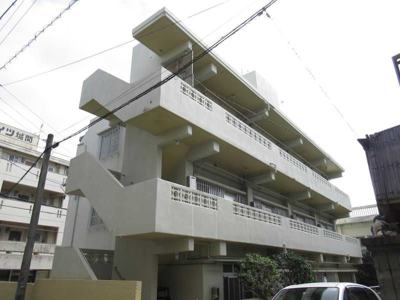 Spacious 2K Apartment for Rent in Yogi, Naha City, Okinawa - Thumbnail 2